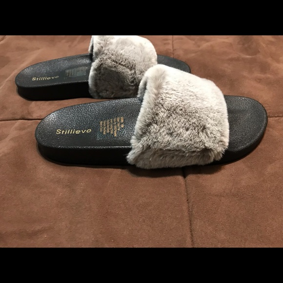 Women’s fuzzy slides with some arch support NIB - Picture 2 of 7